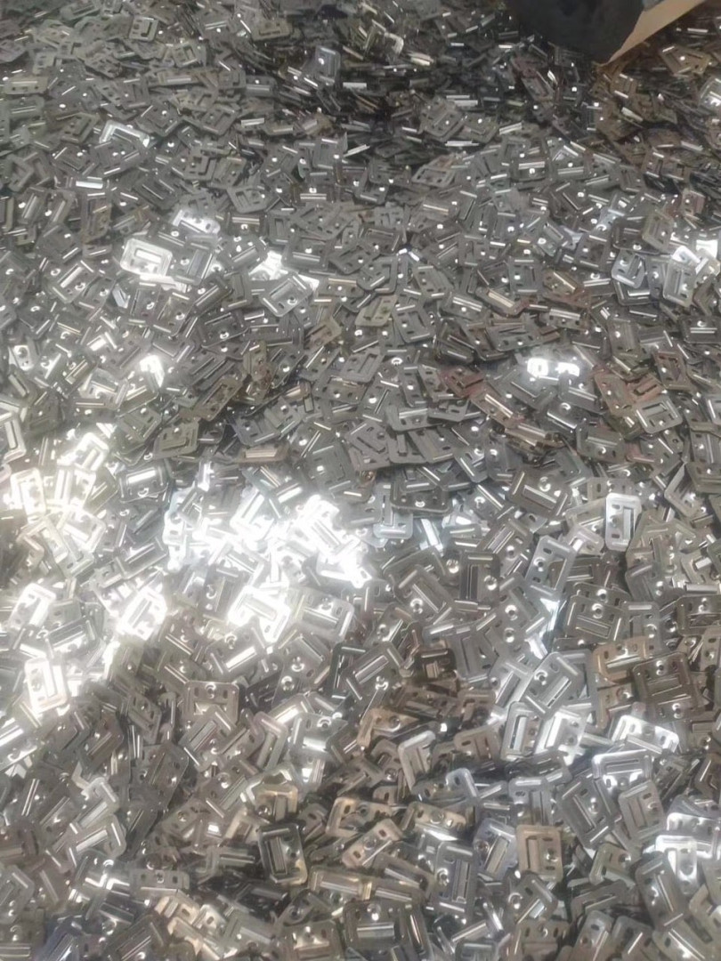 Ke inox thi công tấm ốp