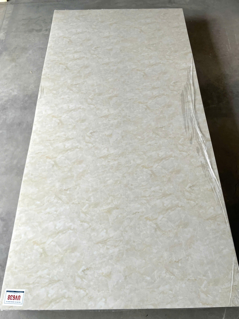 UV638 White Yellow