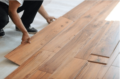 Thi công sàn nhựa giả gỗ trong nhà